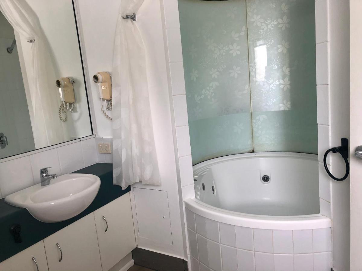 Apartment In 4* Resort - Pool Views - Great Location Noosaville Extérieur photo